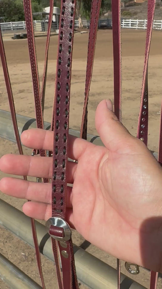 Short Linear Black Stitch